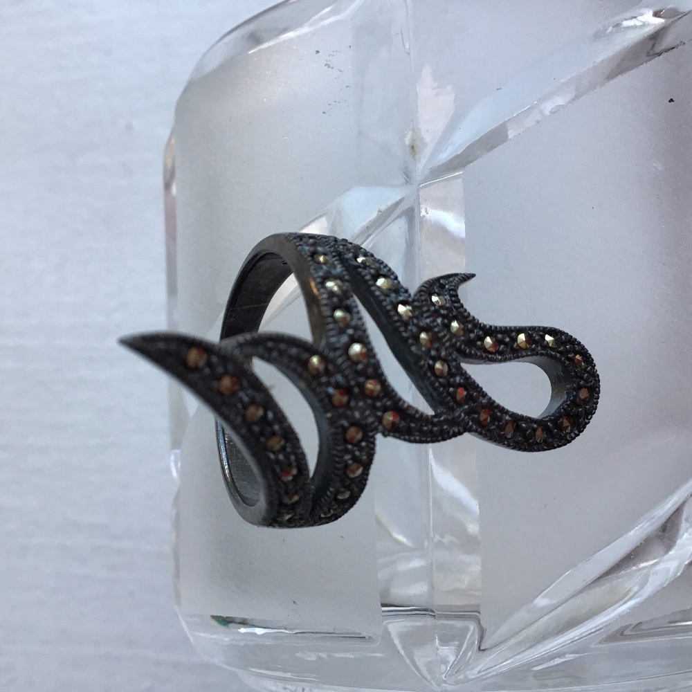 Oxidized Silver hand Kraft ring sz 6 and a half
